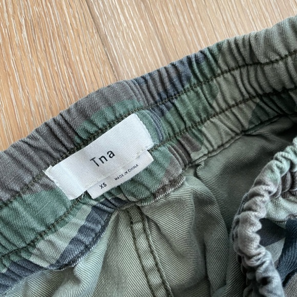 Aritzia TNA • Alix Camo Jogger - Picture 8 of 8